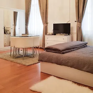 Ekszerdoboz A Budai Var Alatt , Budapešť Maďarsko