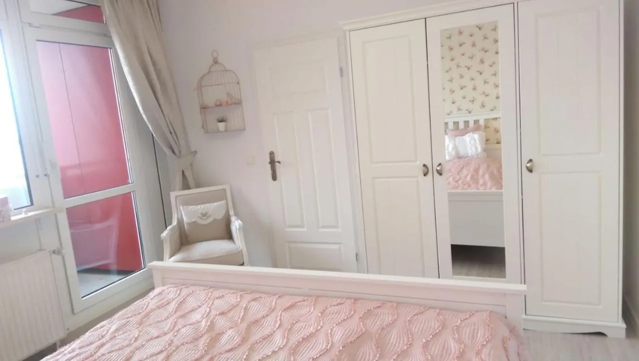 Romantic Style Apartment Berlin Alexanderplatz