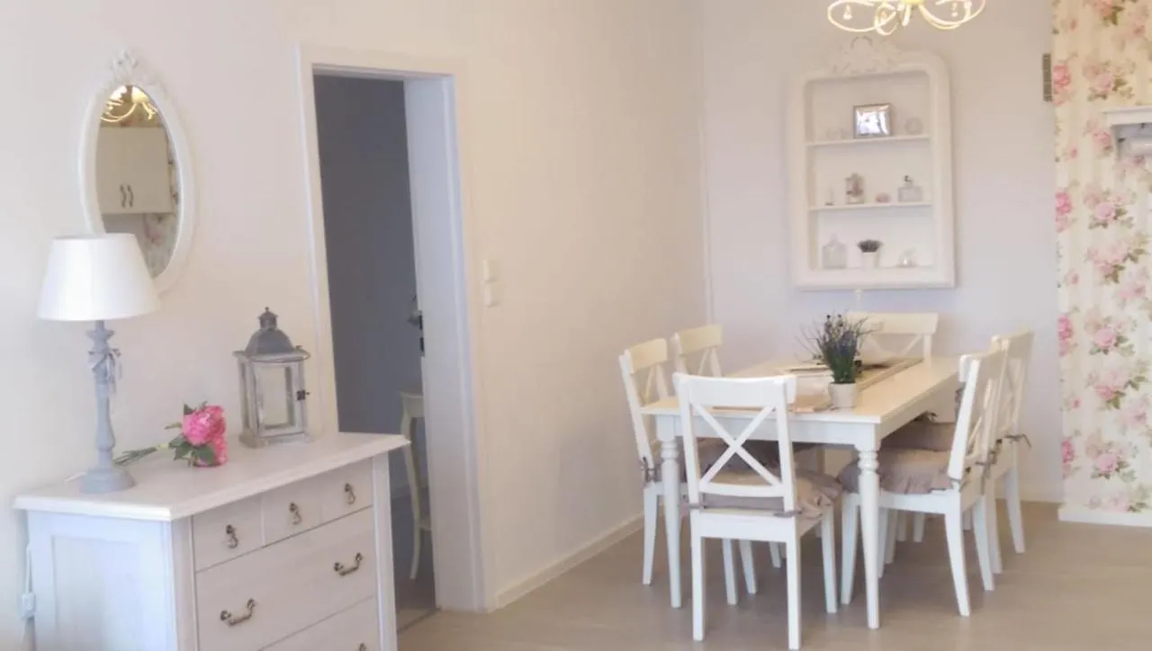 Romantic Style Apartment Berlin Alexanderplatz